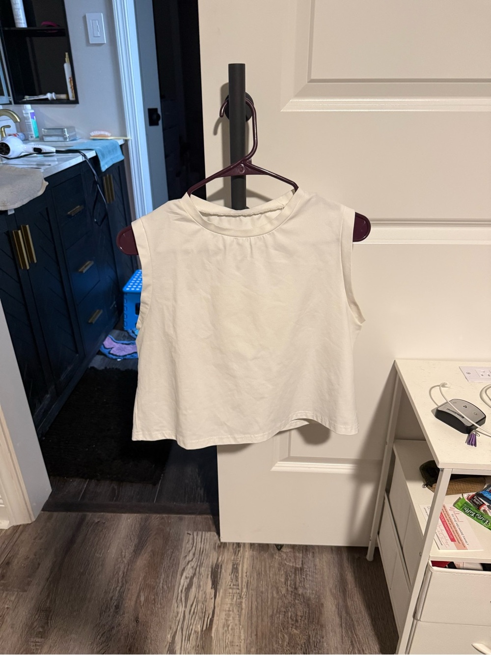 SHEIN White Cropped Tank Top
